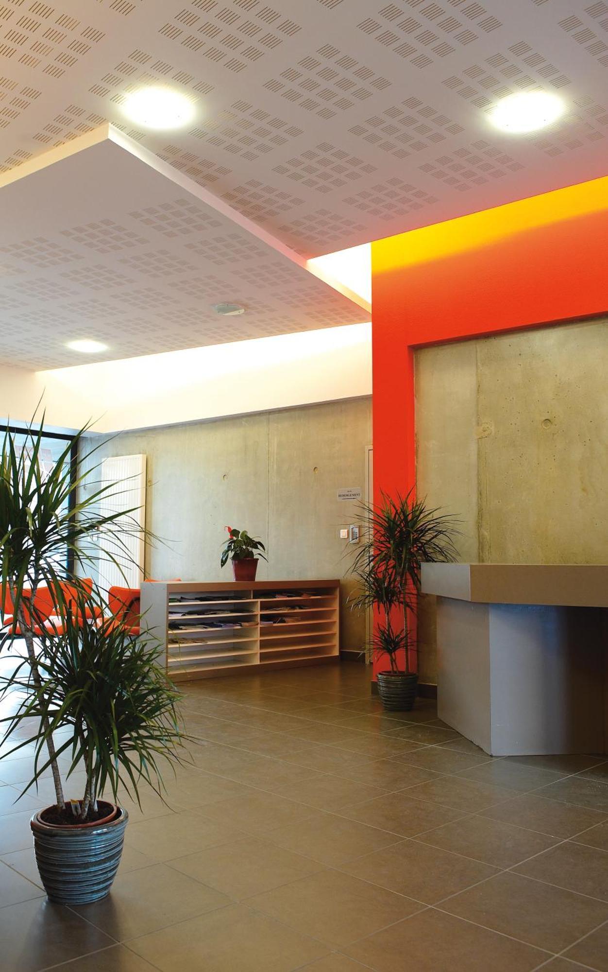 Hotel Jf Accueil & Formation Cholet Exterior foto